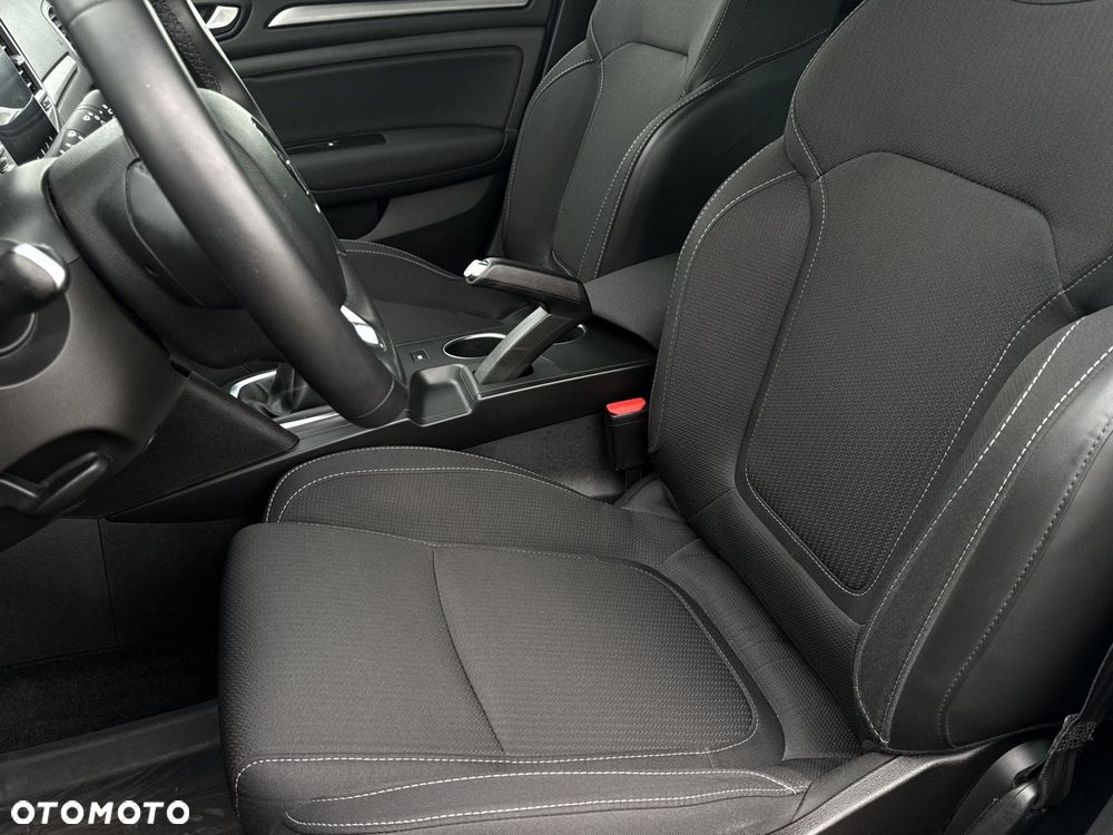 Renault Megane 1.3 TCe FAP Zen - 11