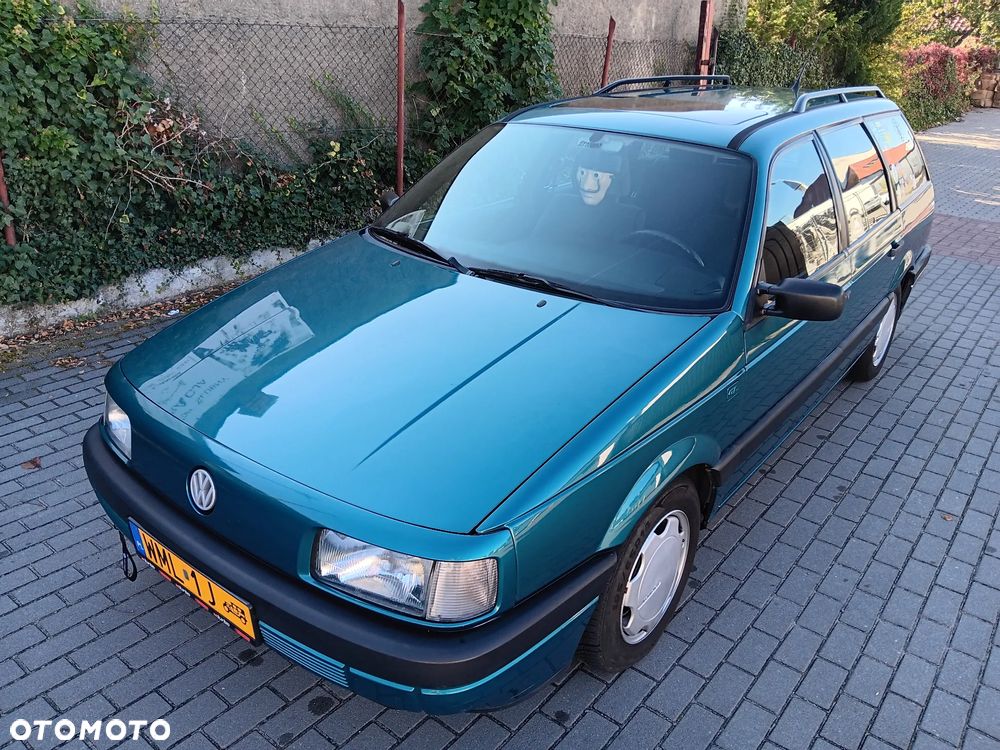 Volkswagen Passat - 1