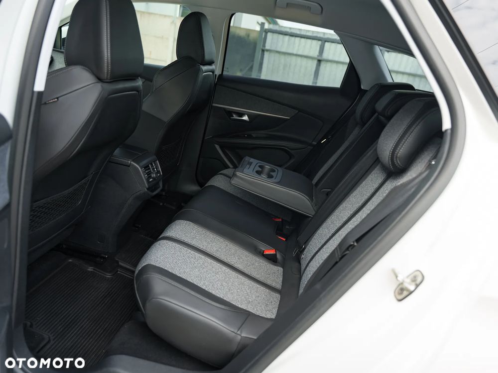 Peugeot 3008 1.5 BlueHDi Allure S&S - 16