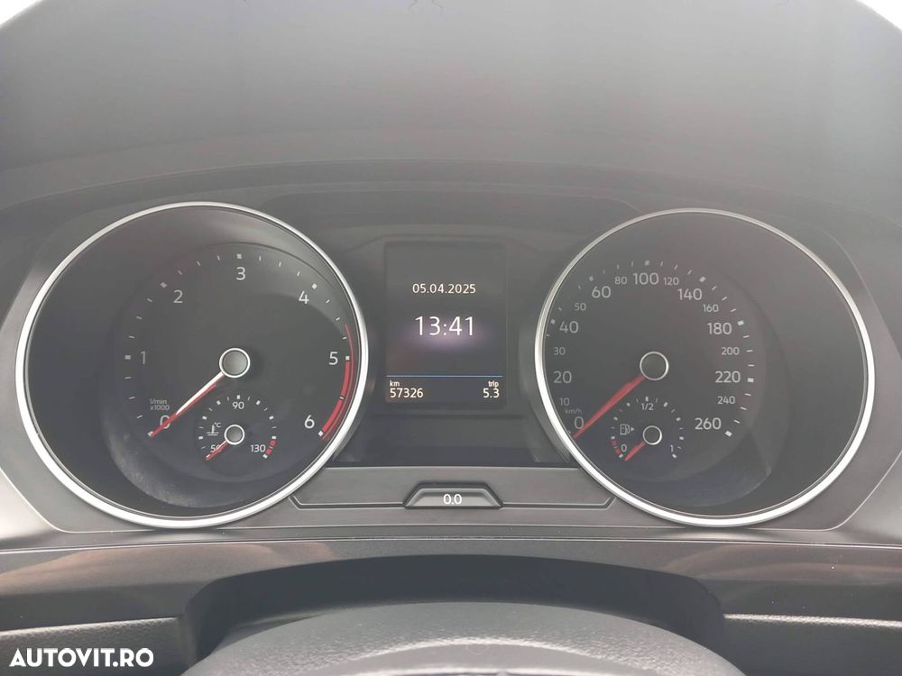 Volkswagen Tiguan - 12