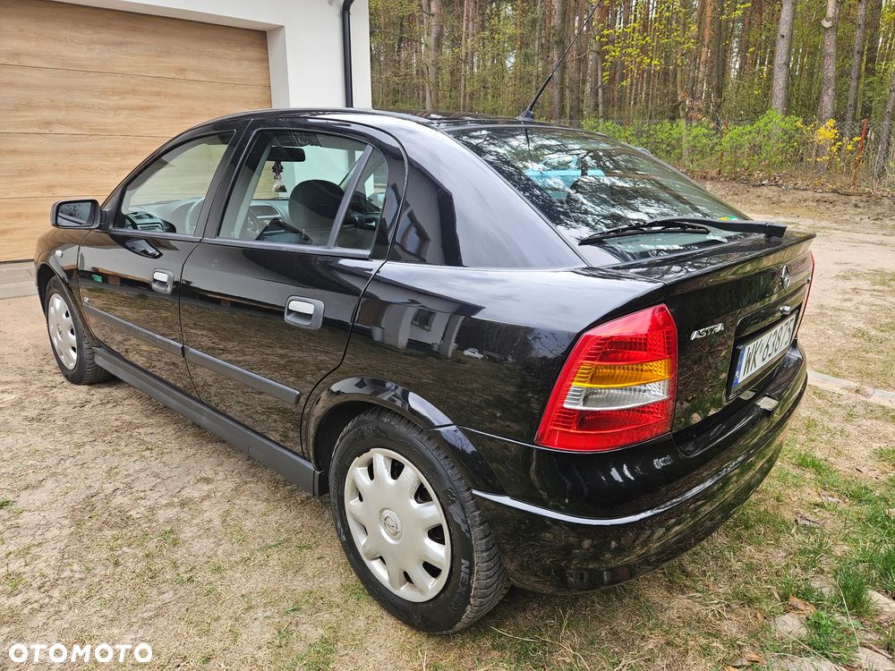 Opel Astra 1.4 - 8