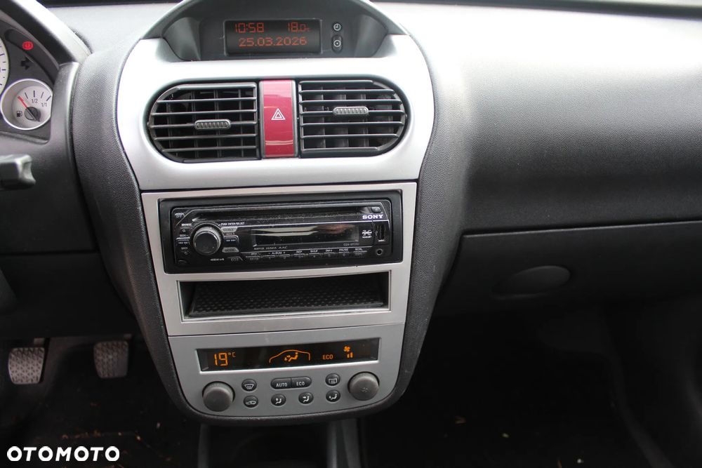 Opel Corsa 1.2 16V - 13