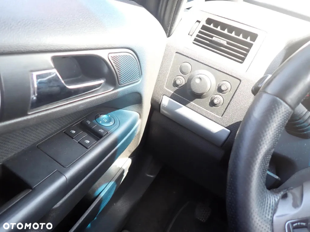 CZĘŚCI - 	Opel Zafira B II 1,9CDTI Z19DT 120KM 6B M32 LAKIER Z157 2006r. INDEX - 9461 - 14