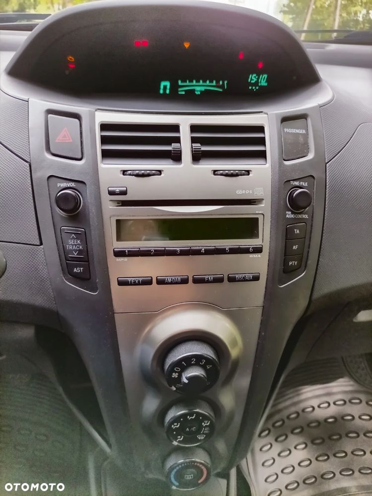 Toyota Yaris - 7