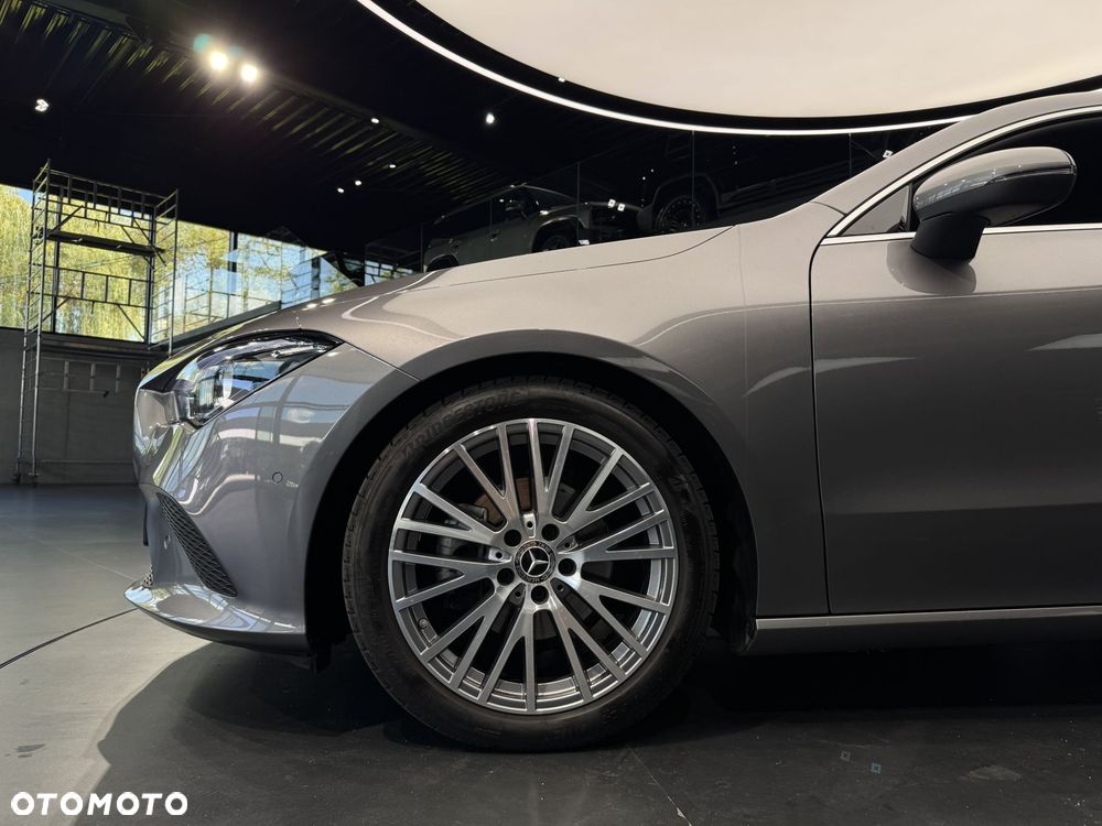 Mercedes-Benz CLA 180 7G-DCT - 20