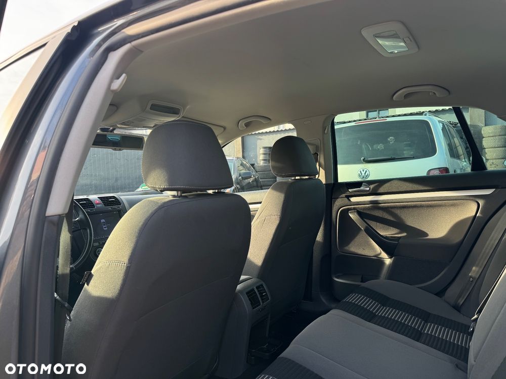 Volkswagen Jetta - 17