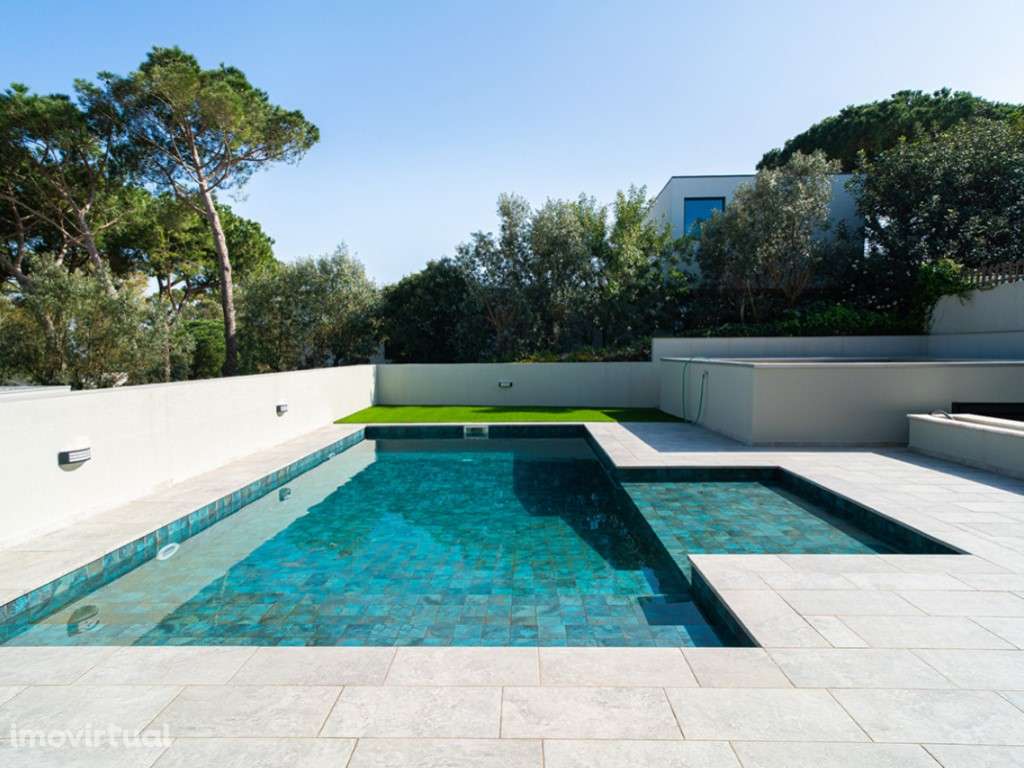 Moradia V3+1 a venda com Piscina em Leceia, Oeiras - Grande imagem: 2/30