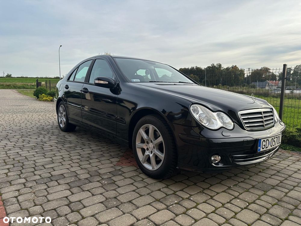 Mercedes-Benz C-Class 2007 photo 2