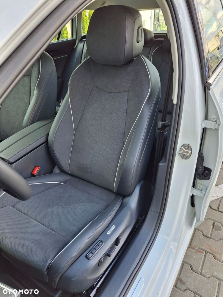 Volkswagen Passat Variant 1.5 TSI EVO Elegance DSG - 11