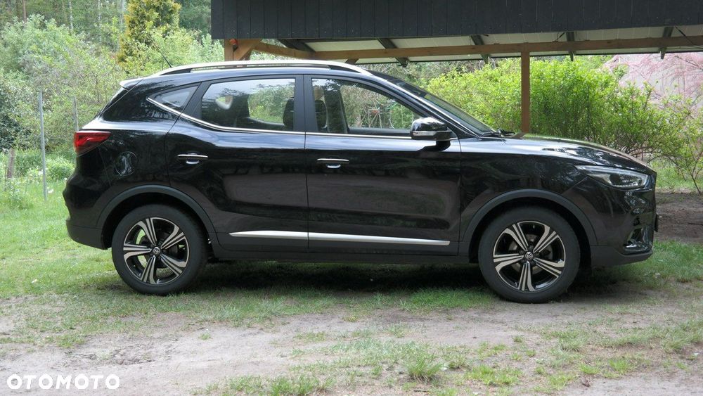 MG ZS - 24