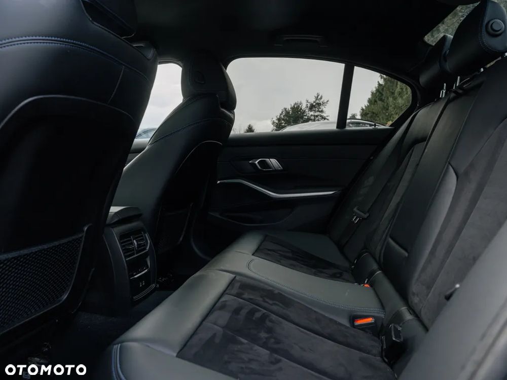 BMW Seria 3 320d xDrive M Sport sport - 10