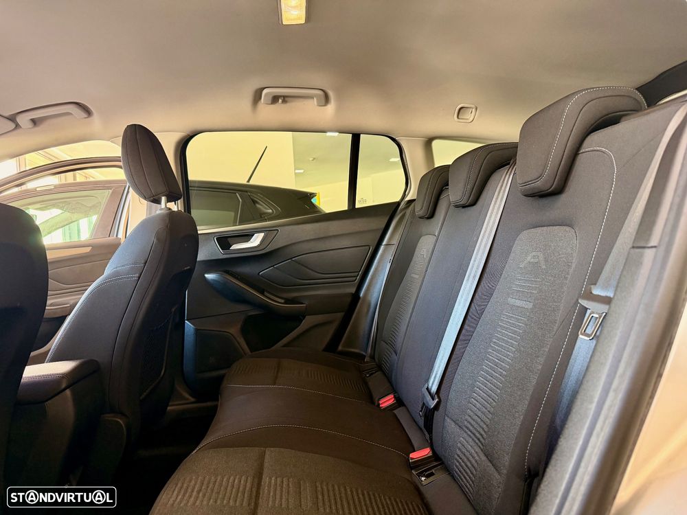 Ford Focus 1.5 TDCi ECOBlue Active Aut. - 11