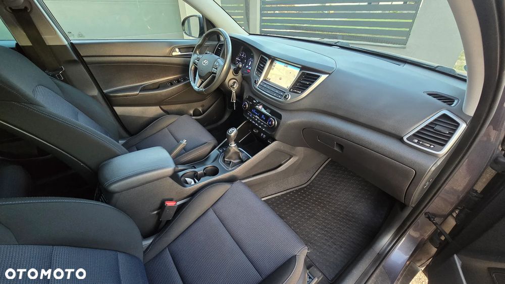 Hyundai Tucson blue 1.7 CRDi 2WD Intro Edition - 14