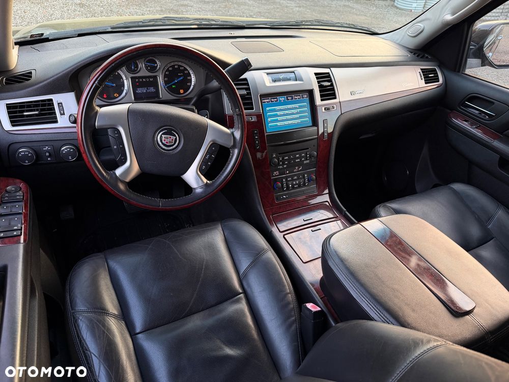 Cadillac Escalade 6.0 V8 Platinum - 26