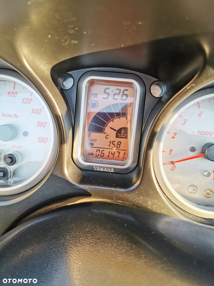 Yamaha Tmax - 16