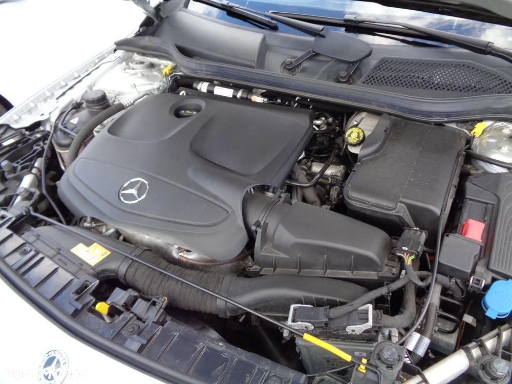 Mercedes-Benz GLA 180 7G-DCT Activity Edition - 31