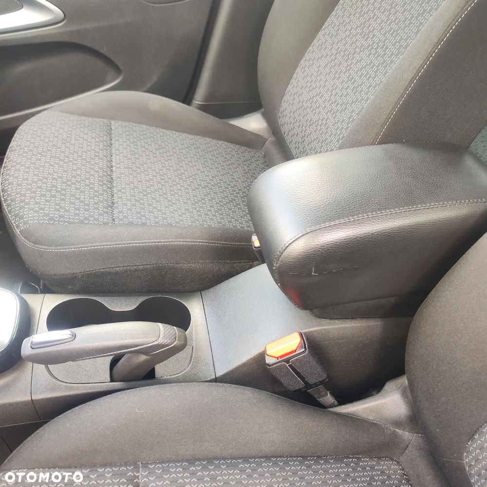 Opel Crossland X - 13