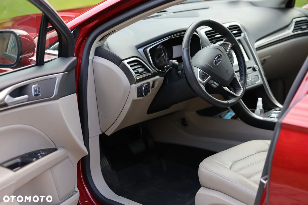 Ford Fusion 2.0 EcoBoost Titanium - 6