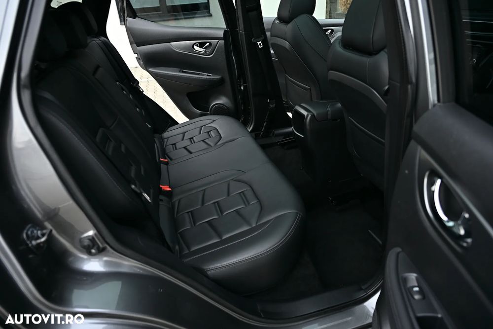 Nissan Qashqai 1.7 dCi Xtronic ALL-MODE 4x4i TEKNA - 32