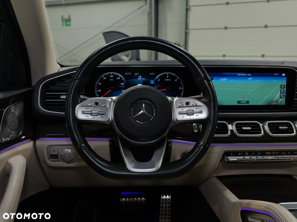 Mercedes-Benz GLS - 24