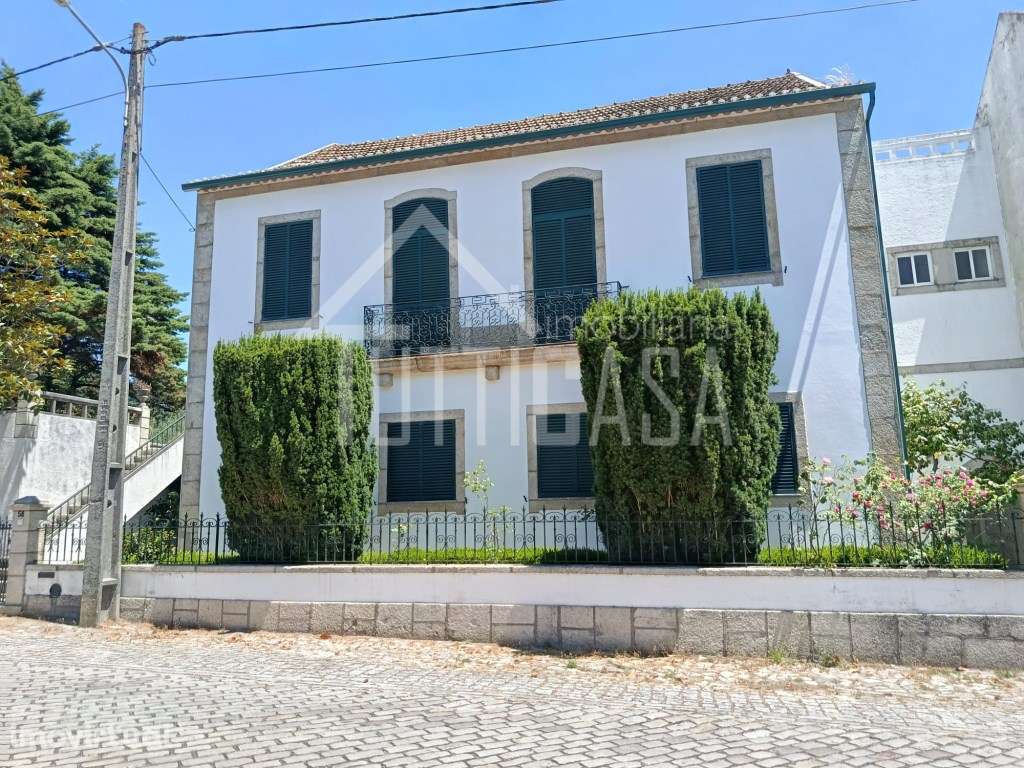Moradia T6+2 com piscina na Mesquitela em Mangualde - Grande imagem: 2/46