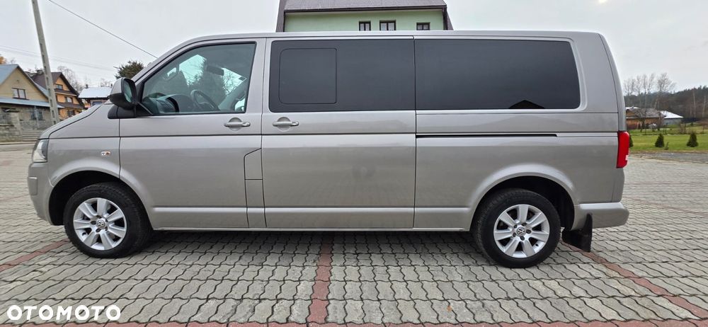 Volkswagen Caravelle - 10