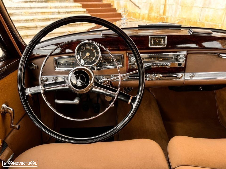 Mercedes-Benz 300 - 42