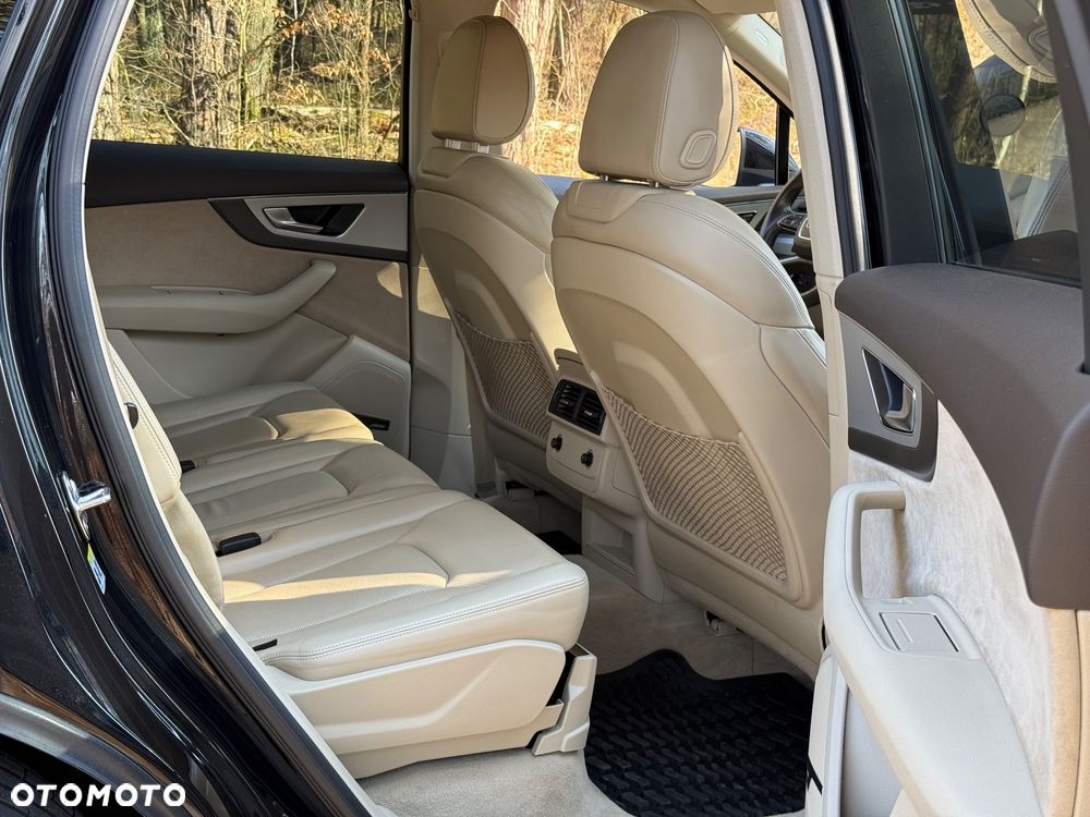 Audi Q7 - 30