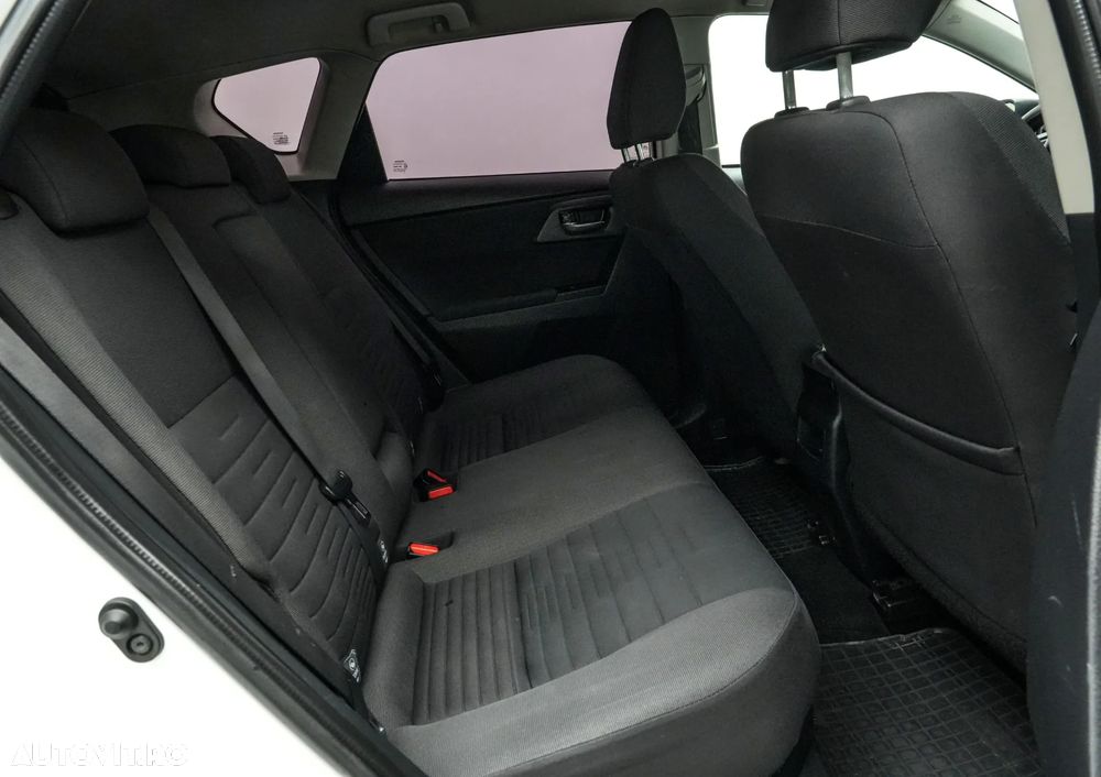 Toyota Auris 1.8 L VVT-i Sol + - 16