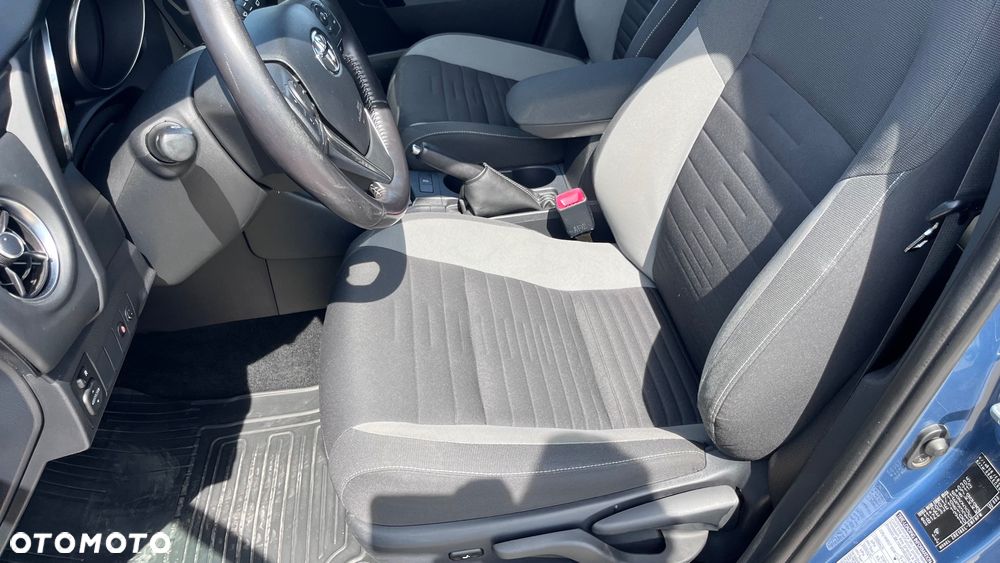 Toyota Auris 1.6 Premium + - 18