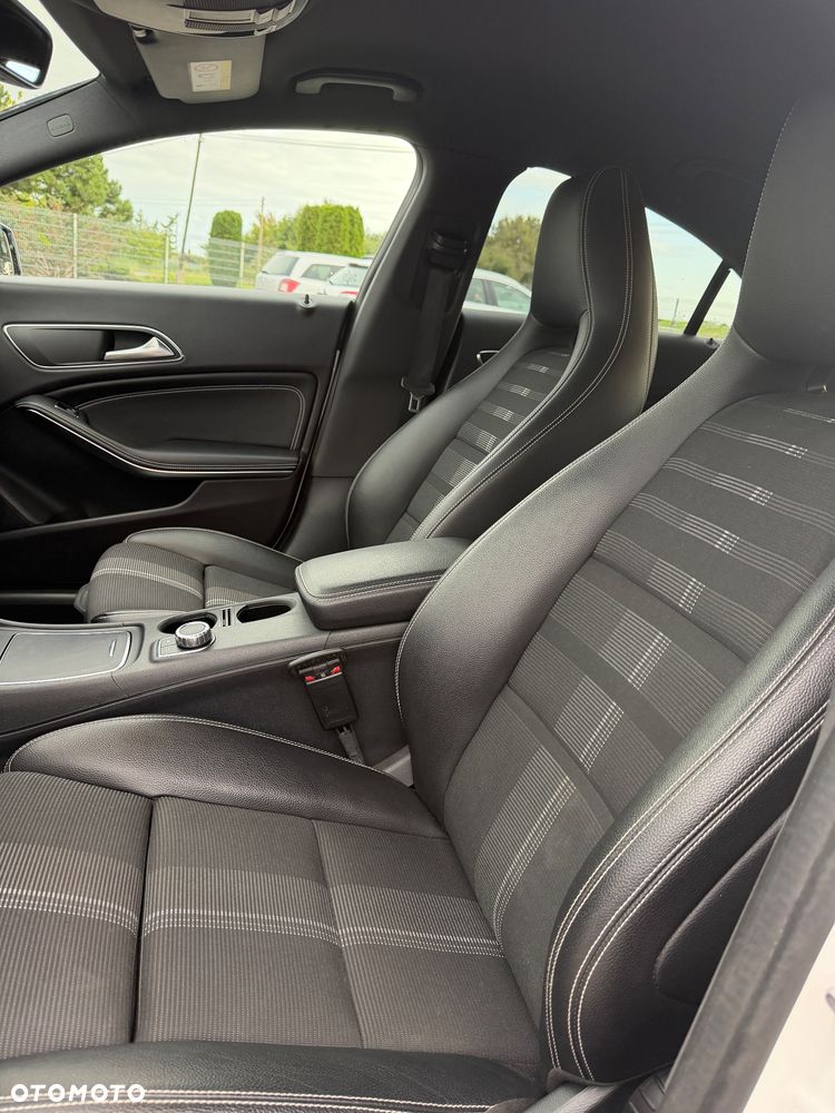 Mercedes-Benz CLA 200 7G-DCT AMG Line - 9