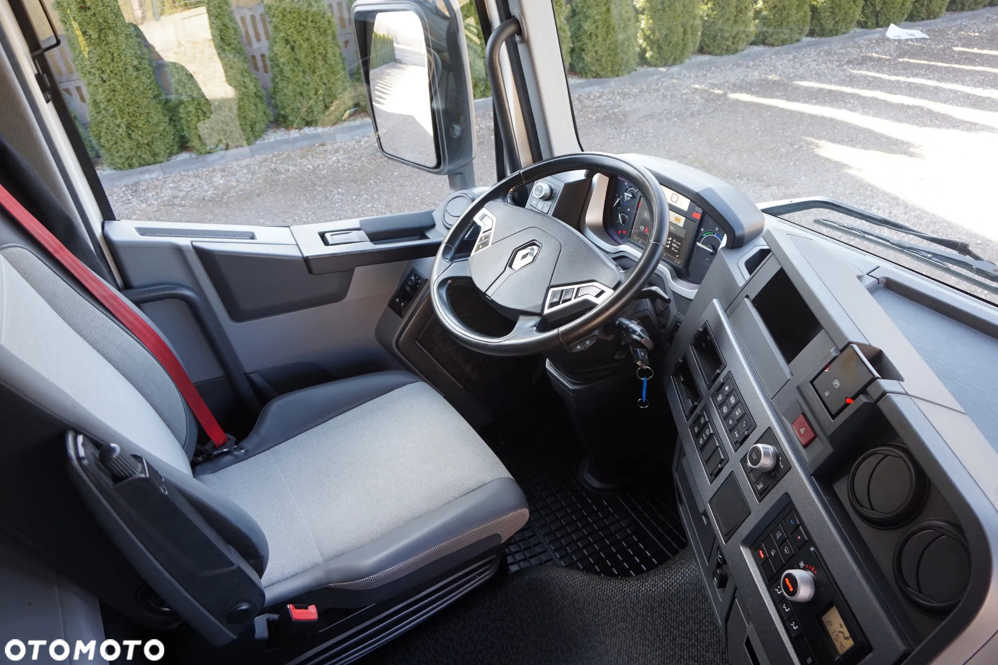 Renault T440 COMFORT STANDARD SALON PL IDEALNY. - 26