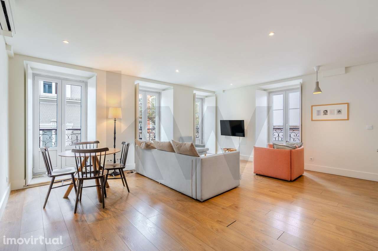 T1 com Varandas na Rua do Poço dos Negros com 4% yield no 1 ano. - Grande imagem: 2/24