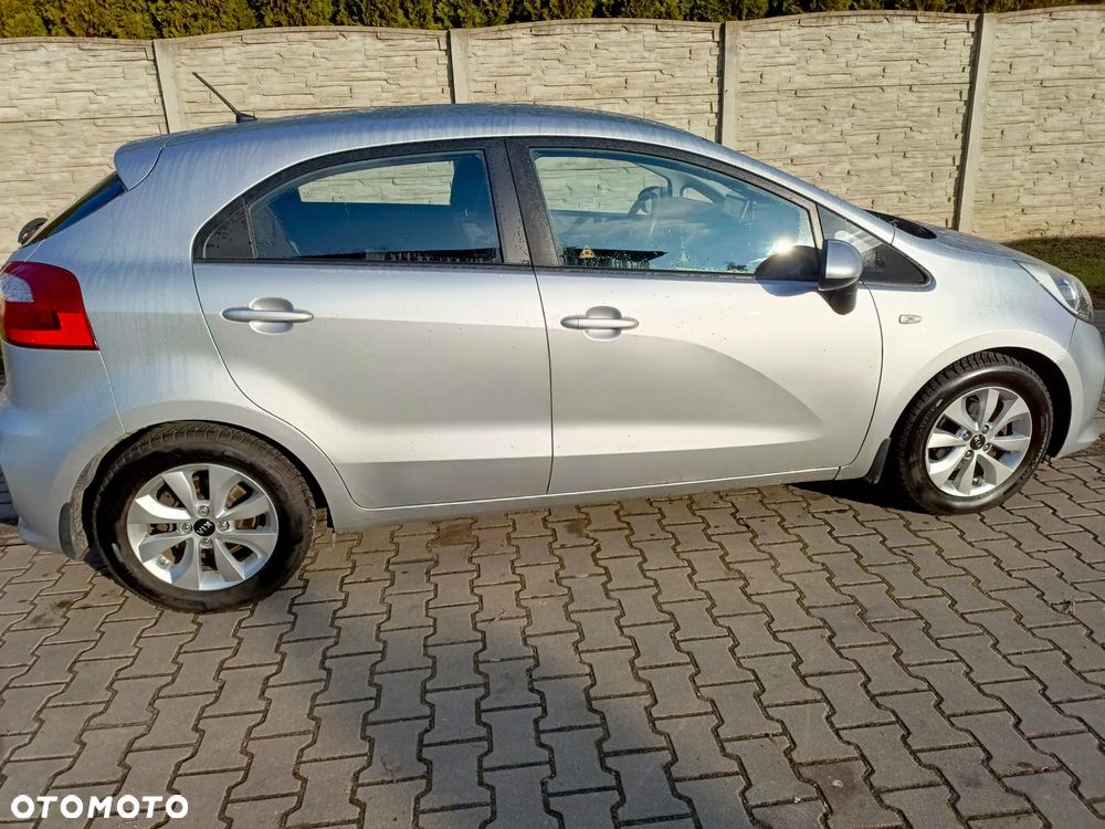 Kia Rio - 6