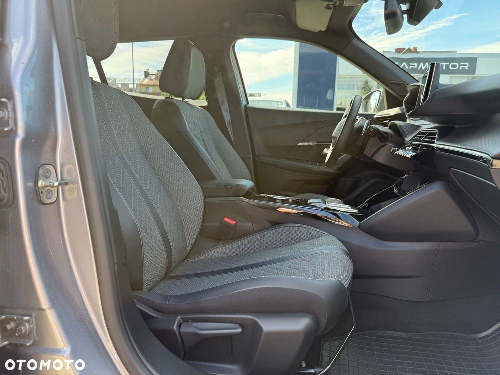 Peugeot 2008 1.2 PureTech Allure S&S EAT8 - 30