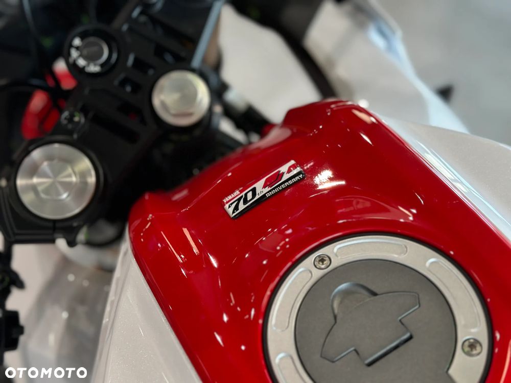 Yamaha YZF - 11