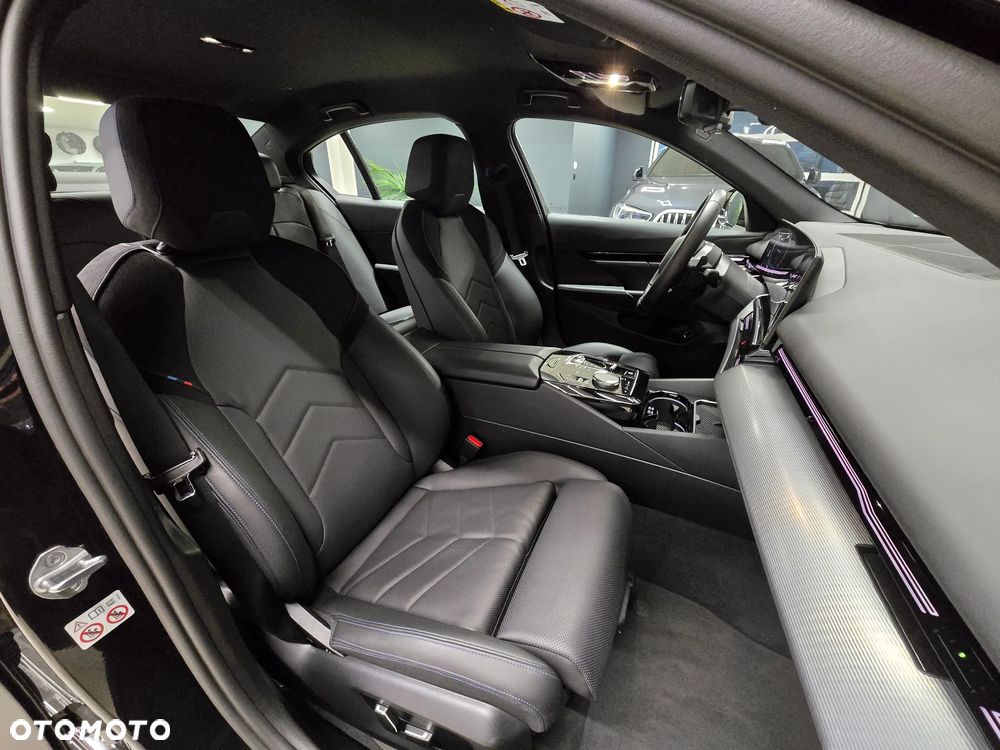 BMW Seria 5 520i mHEV M Sport - 15