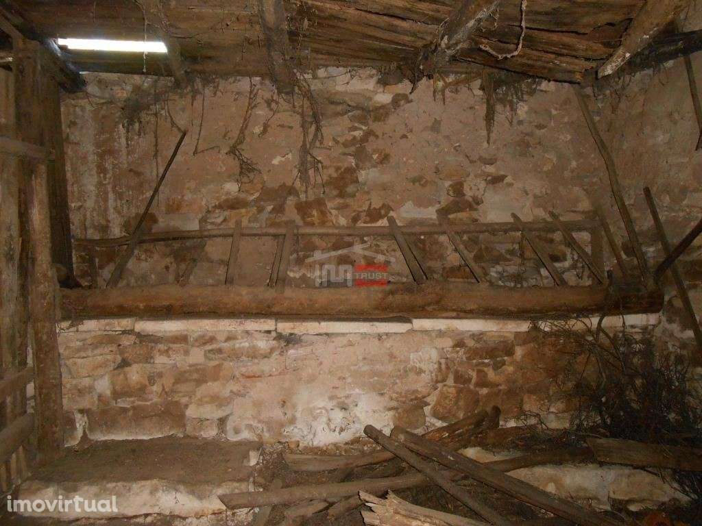 Moradia T3 para recuperar - Grande imagem: 3/22