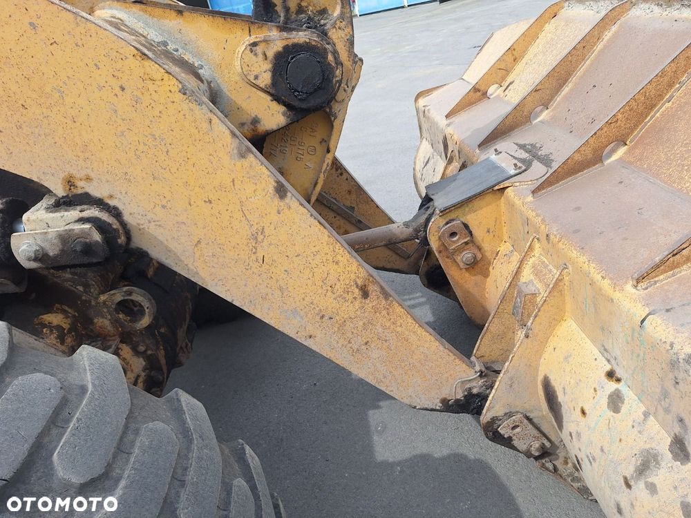 CAST 928 F 4X4 - 36