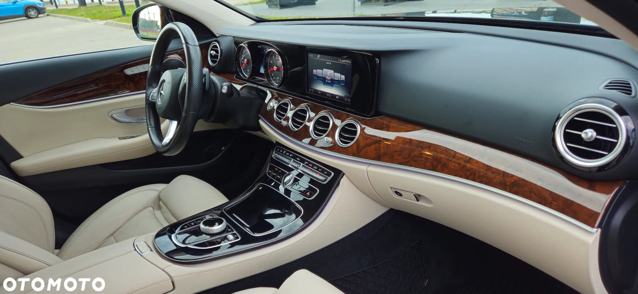 Mercedes-Benz Klasa E 200 9G-TRONIC - 22