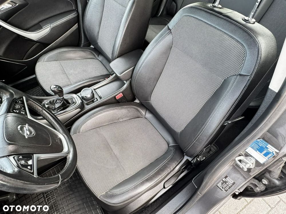 Opel Astra - 16