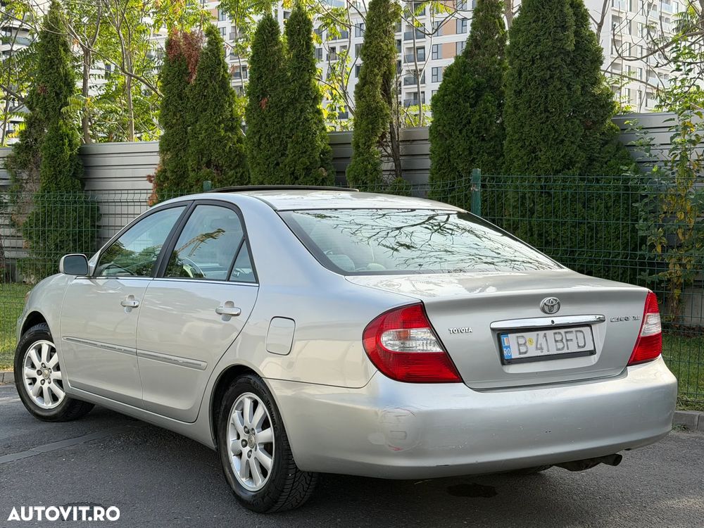 Toyota Camry - 7