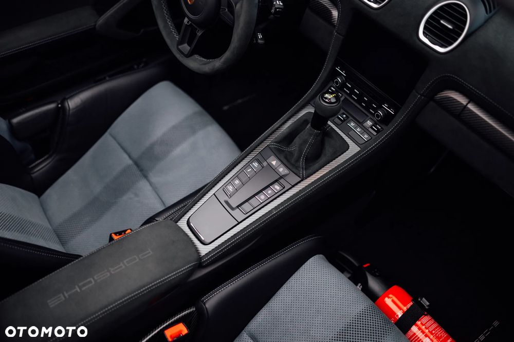 Porsche 718 Spyder - 33