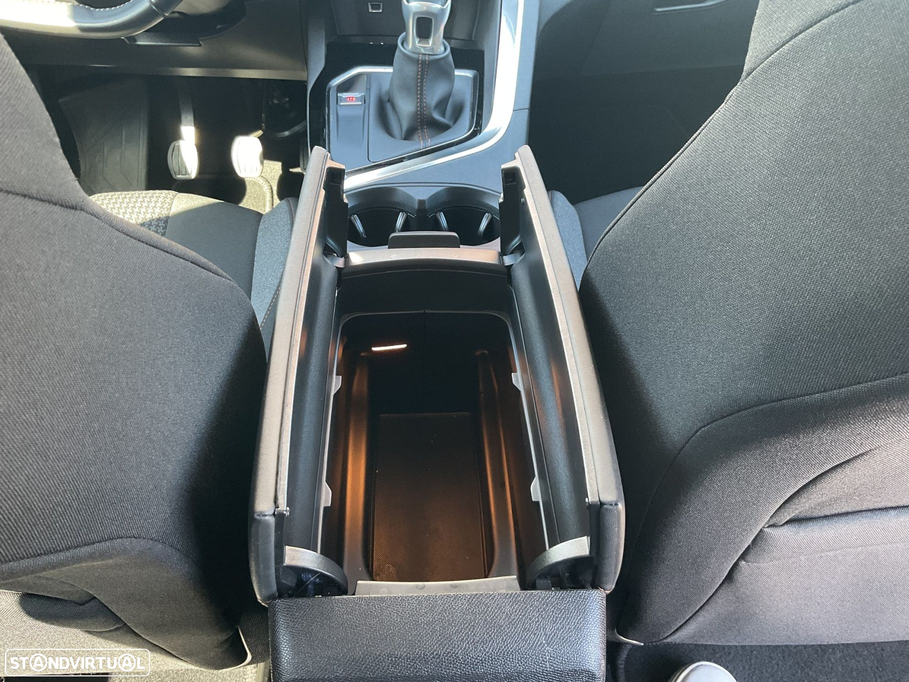 Peugeot 3008 1.5 BlueHDi Active - 24