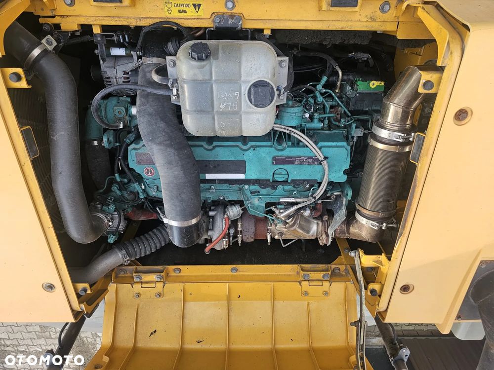 Volvo EC 300DL - 15