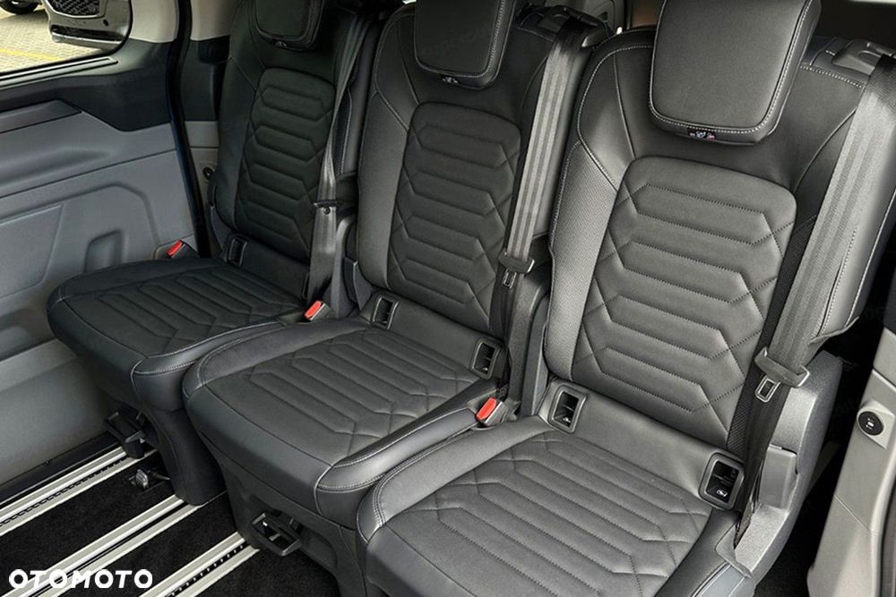 Ford Tourneo Custom - 8