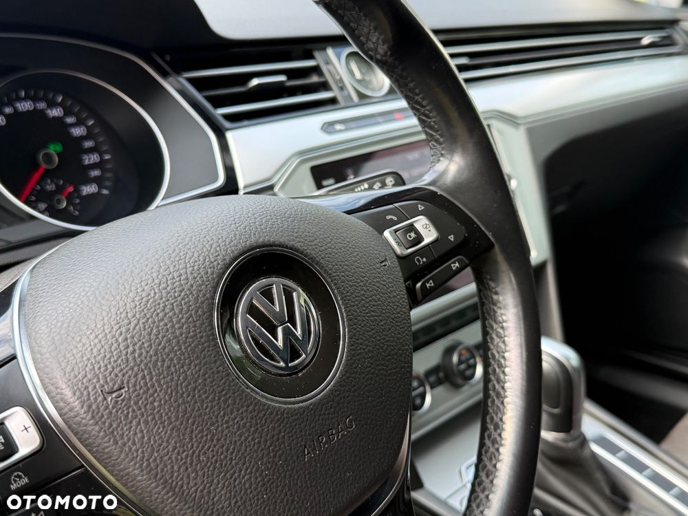 Volkswagen Passat Variant 1.6 TDI SCR DSG Comfortline - 26