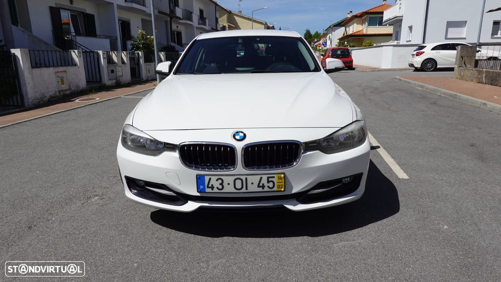 BMW 318 d Line Sport - 3