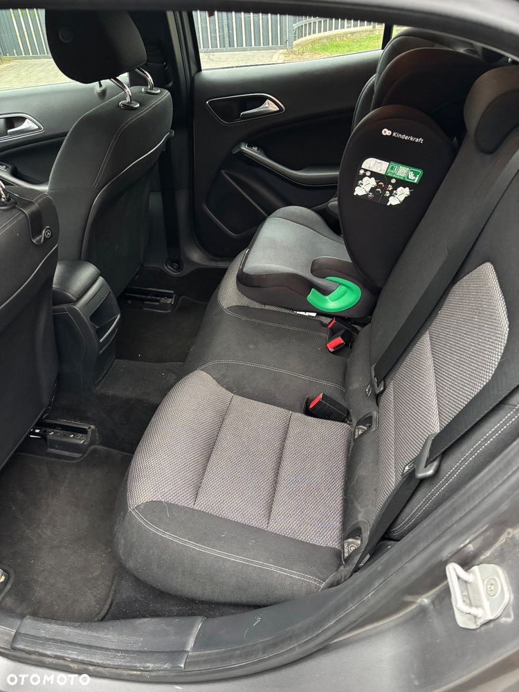 Mercedes-Benz GLA - 18