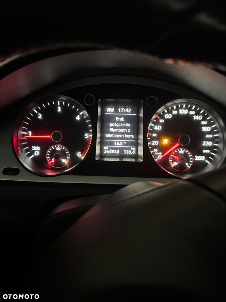 Volkswagen Passat - 25